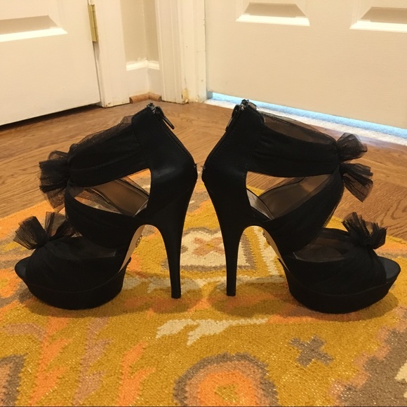 *SOLD Steve Madden FIFI Black High Heel Pumps - Picture 2 of 8